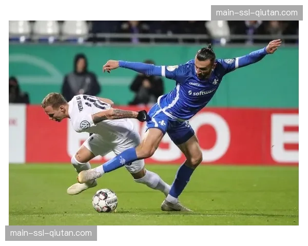 官方比赛结果:达姆施塔特98 0-1 柏林联,客队后卫打入制胜球 官方比赛结果:达姆施塔特98 0-1 柏林联,客队后卫打入制胜球