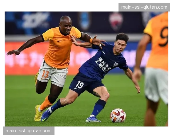 比赛结束：青岛西海岸1-0小胜沧州雄狮，取得赛季主场首胜