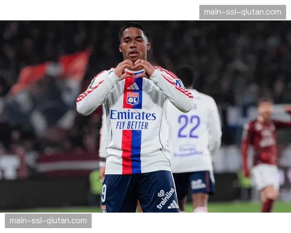 皇马19岁租将恩德里克送助攻助里昂取胜，积分榜格局生变